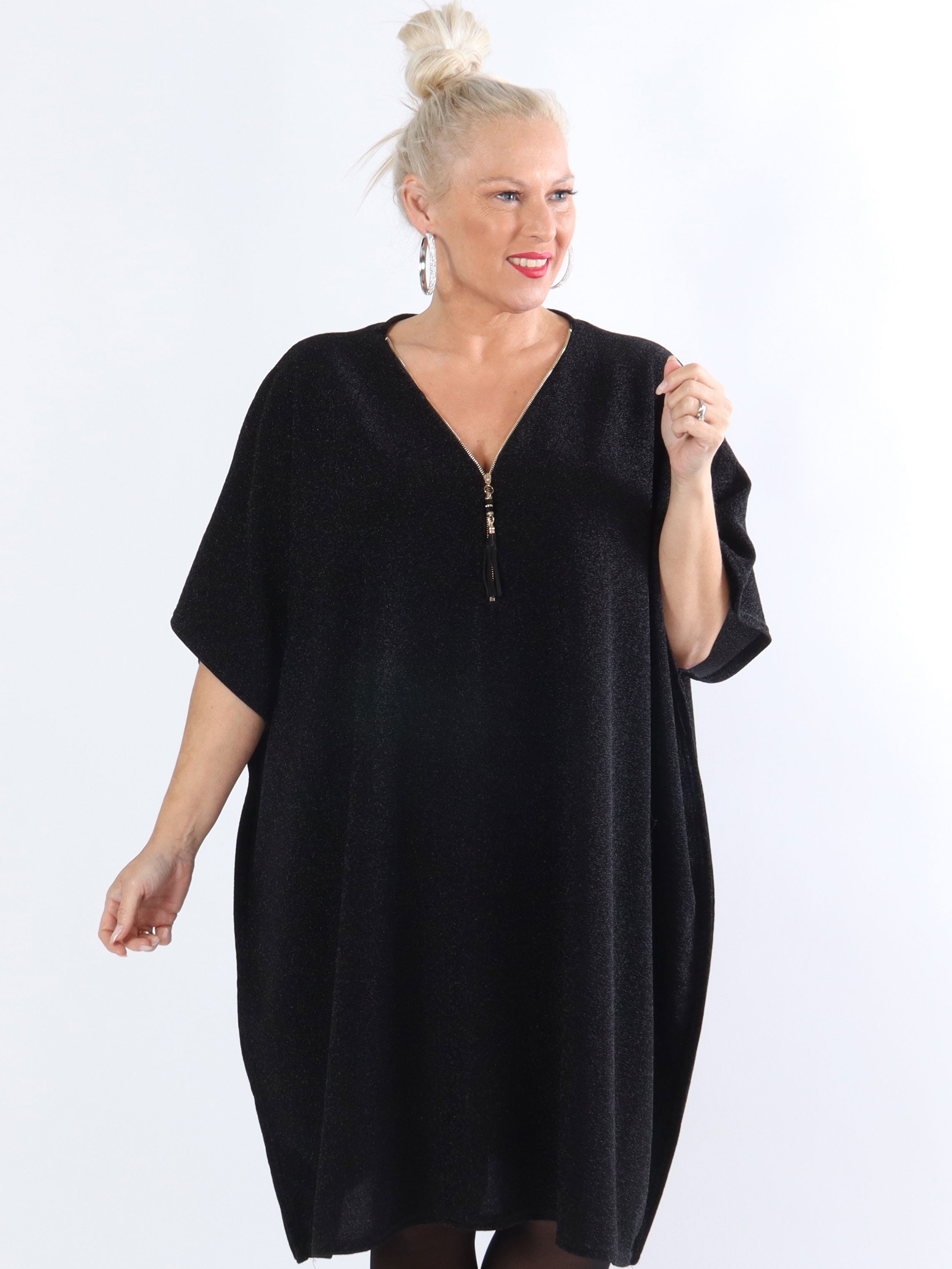 Mayte - Plus size glimmerkjole med lynlås